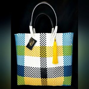 TOTE/PURSE HANDCRAFTED WOVEN PREMIUM RECYCLE PLASTIC